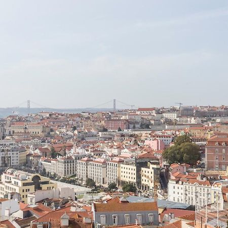 Stroll To Coffee Shops Near A Renovated Hillside Apartment In Graca Lisboa Dış mekan fotoğraf
