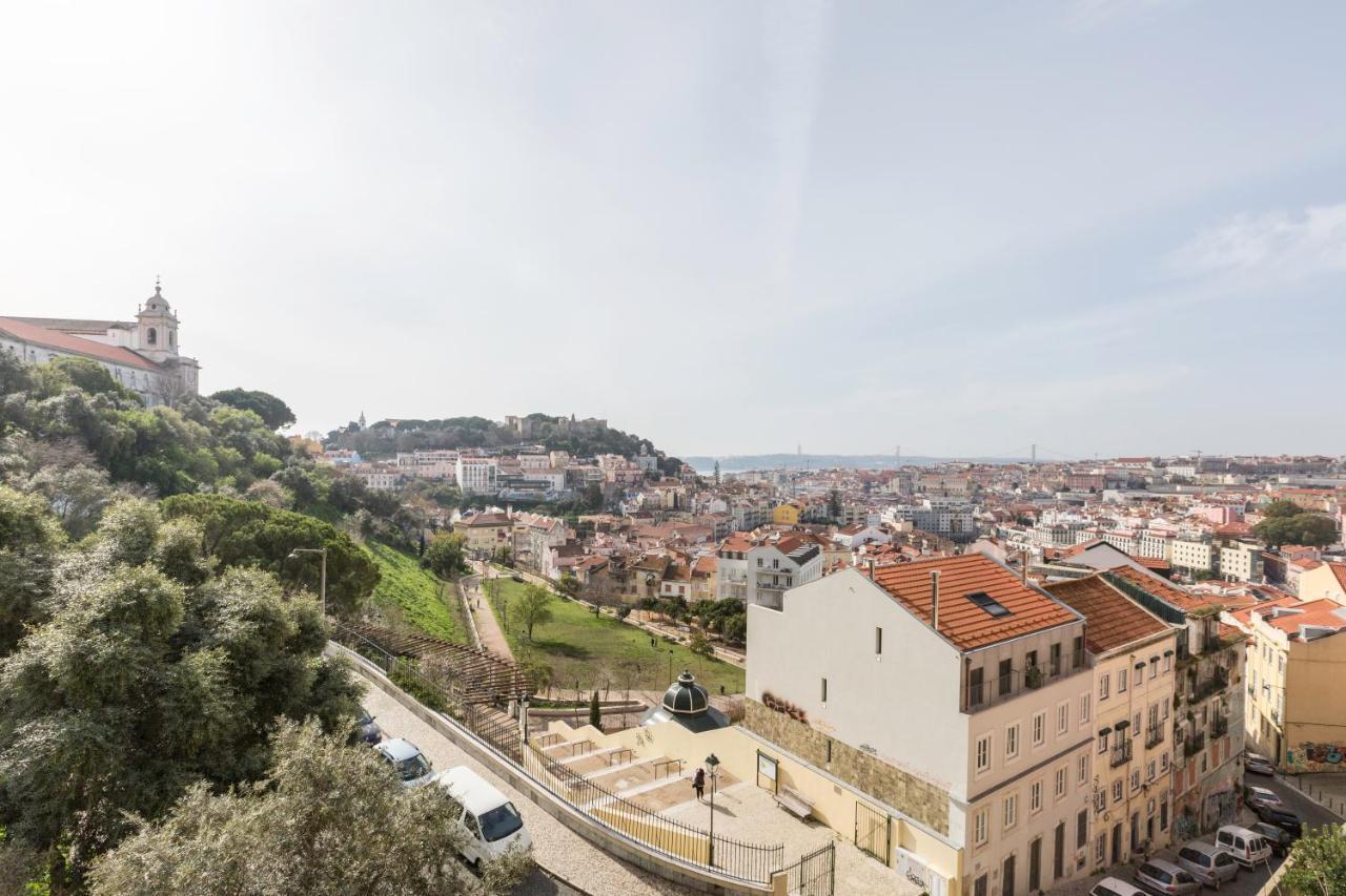Stroll To Coffee Shops Near A Renovated Hillside Apartment In Graca Lisboa Dış mekan fotoğraf