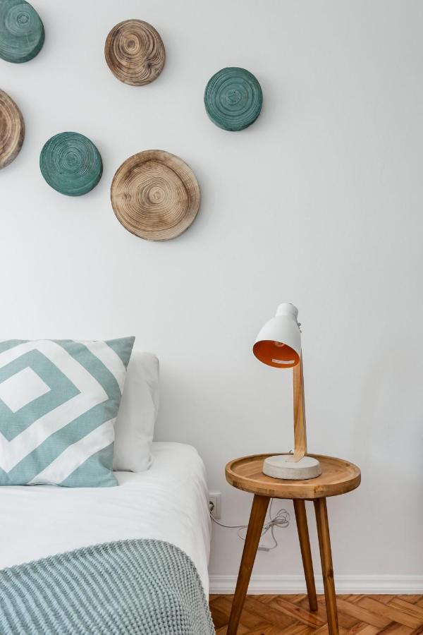 Stroll To Coffee Shops Near A Renovated Hillside Apartment In Graca Lisboa Dış mekan fotoğraf
