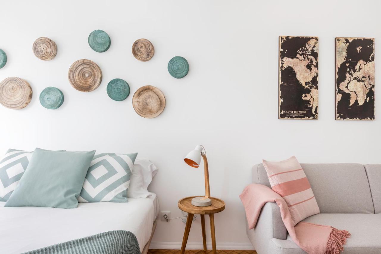 Stroll To Coffee Shops Near A Renovated Hillside Apartment In Graca Lisboa Dış mekan fotoğraf
