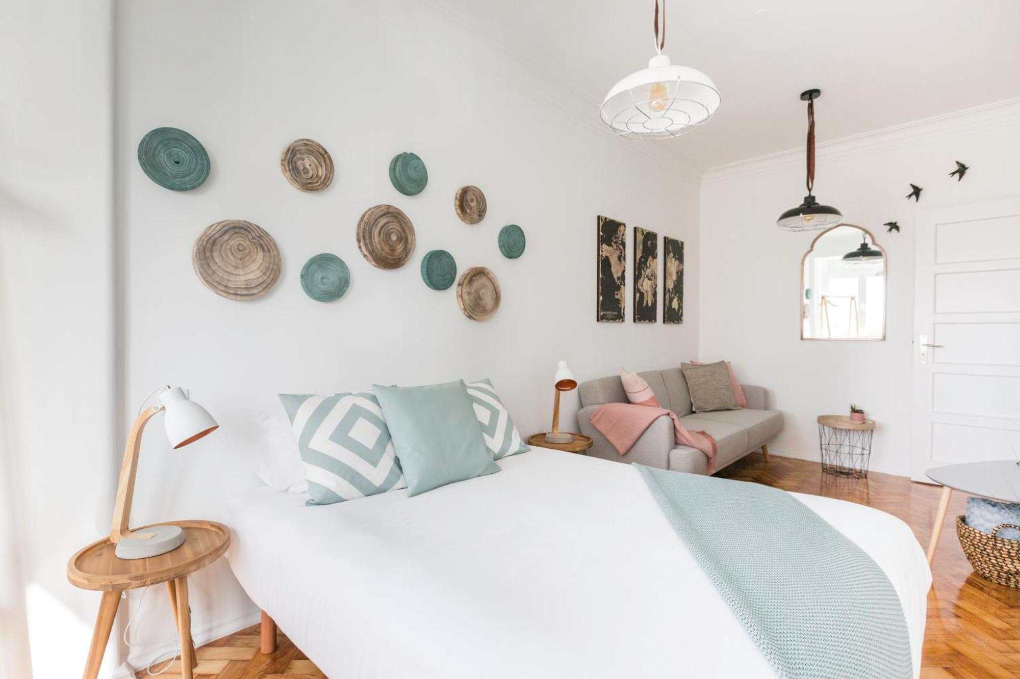 Stroll To Coffee Shops Near A Renovated Hillside Apartment In Graca Lisboa Dış mekan fotoğraf